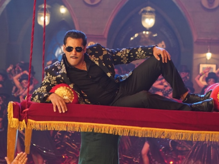 Munna Badnaam Hua Teaser: Salman Khan Aka Chulbul Pandey Turns Item Boy (VIDEO) 'Munna Badnaam Hua' TEASER: Salman Khan Aka Chulbul Pandey Turns Item Boy For 'Dabangg 3' New Song