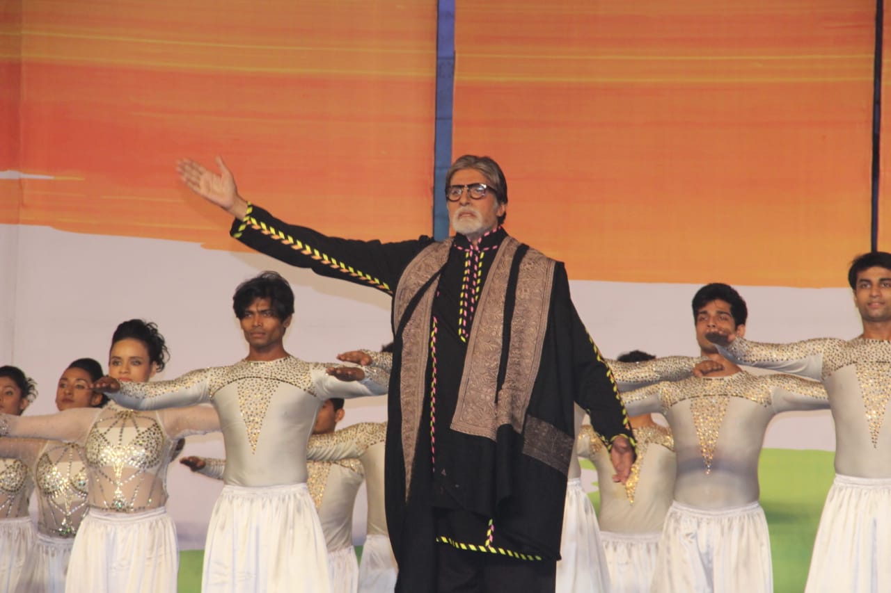 I Must Retire, Head Is Thinking Something Else & Fingers Another..': Amitabh Bachchan