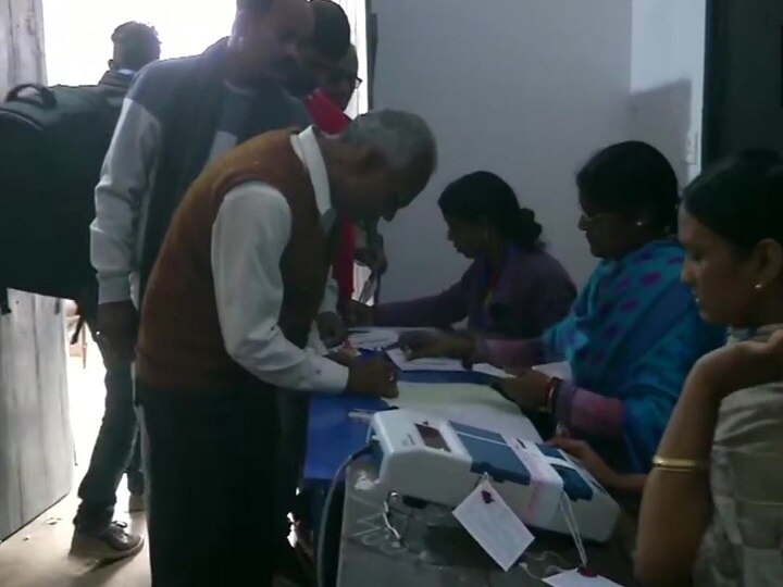 Jharkhand Assembly Election 2019: Voting For Phase 1 Begins; 13 Constituencies In Fray Jharkhand Assembly Election 2019: Voting For Phase 1 Begins; 13 Constituencies In Fray