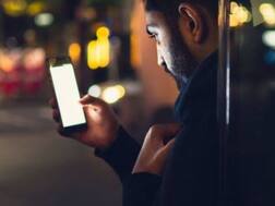 Buy World's First Blockchain Smartphone That Runs 2 Operating Systems For Rs 43K