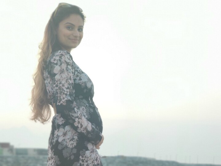 'Bigg Boss 8' Contestant Dimpy Ganguly Pregnant With Second Child; Shares Baby Bump Pictures! Former 'Bigg Boss' Contestant Dimpy Ganguly Pregnant With Second Child; Shares Baby Bump PICS!