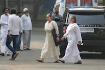 PICS: Akshay-Twinkle, Dimple Kapadia Pay Last Respect To Betty Kapadia; Sunny Deol & Others Attend Last Rites!