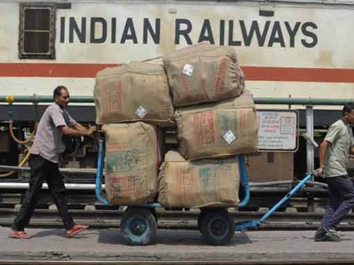 Railways Operating Ratio Of 98.44% Worst In 10 Years: CAG Railways Operating Ratio Of 98.44% Worst In 10 Years: CAG