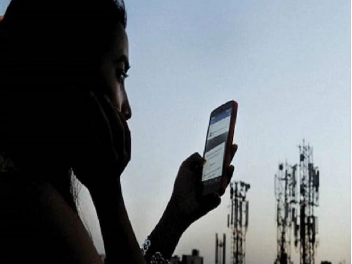 Govt Bans Chinese Deals & Equipment For Telcos, Orders BSNL, MTNL Not To Use Chinese Equipment In 4G Upgradation  Govt Bans Chinese Deals & Gear For Telcos; BSNL, MTNL Not To Use Chinese Equipment In 4G Upgradation