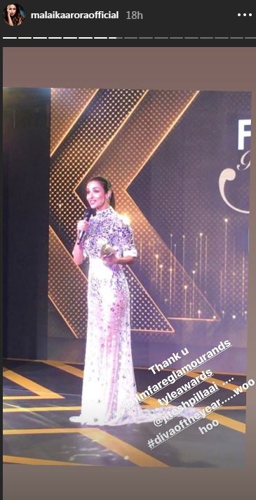 PICS & VIDEO: Malaika Arora Looks Ravishing In Glittery Gown At Awards Show