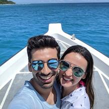 PICS: 'Iss Pyaar Ko Kya Naam Doon' Actress Sanaya Irani LOCKS LIPS With Hubby Mohit Sehgal On His Birthday