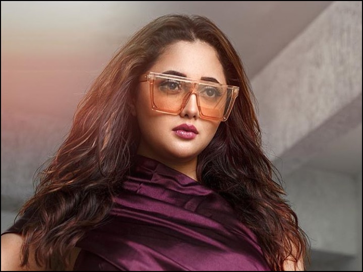 Bigg Boss 13 PREVIEW: Rashami Desai To QUIT Salman Khan's Show After Suffering Hairline Fracture On Finger? Bigg Boss 13 PREVIEW: Rashami Desai To QUIT Salman Khan's Show?