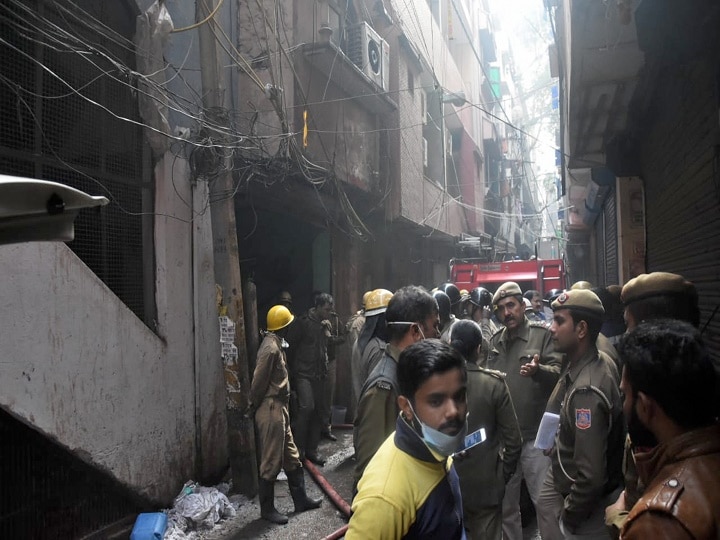 Delhi Fire: Anaj Mandi Building Had No Fire Clearance, Says DFS; Modi, Kejriwal Announce Compensation Delhi Fire: Anaj Mandi Building Had No Fire Clearance, Says DFS; Modi, Kejriwal Announce Compensation