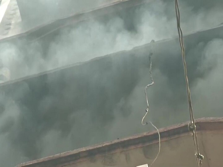 Delhi: Another Fire Breaks Out In Same Building in Anaj Mandi; Fire Tenders Present At Spot Delhi: Another Fire Breaks Out In Same Building in Anaj Mandi; Fire Tenders Present At Spot