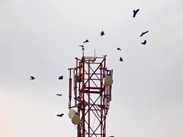 Department Of Telecom Cracks Whip, Tells Telcos To Pay Pending AGR Dues Fast Department Of Telecom Cracks Whip, Asks Telcos To Pay Pending AGR Dues Fast