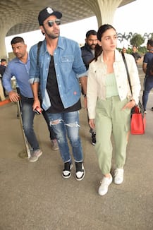 PICS: Lovebirds Ranbir Kapoor & Alia Bhatt SPOTTED Together At Mumbai Airport