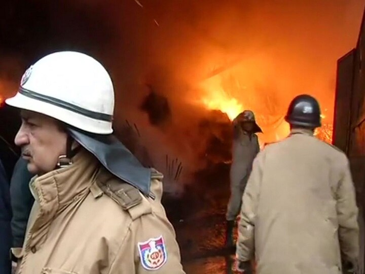 Delhi: Fire Engulfs Godown In Mundka, 21 Fire Tenders At Spot Delhi: Fire Engulfs Godown In Mundka, 21 Fire Tenders At Spot