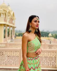 'Kasautii Zindagii Kay 2' Actress Erica Fernandes Shares Stunning PICS From Co-star Sonyaa's Mehendi