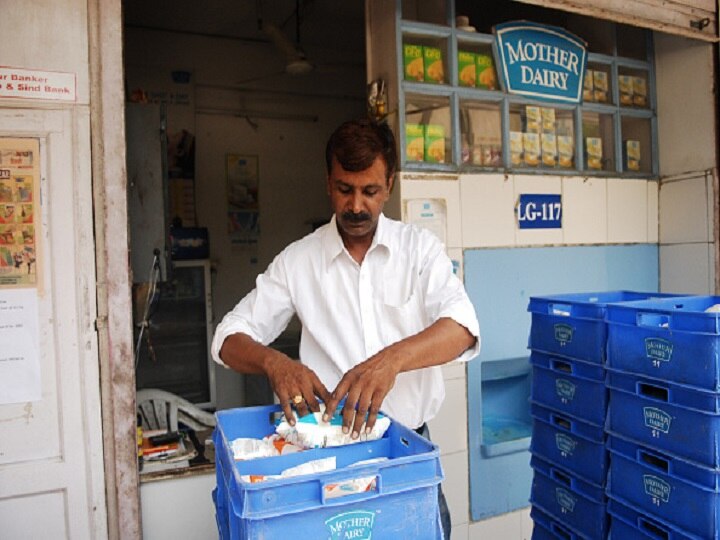 Milk Prices Shoot Up; Mother Dairy, Amul Hike Rates With Effect From Today Milk Prices Shoot Up; Mother Dairy, Amul Hike Rates With Effect From Today