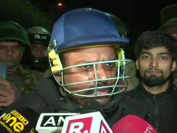 Anti-CAA Stir In Delhi | Situation Under Control; Some People Detained, 6 Jawans Injured: Police After Jamia Violence Situation Under Control; 6 Jawans Injured, Some People Detained: Police After Jamia Violence