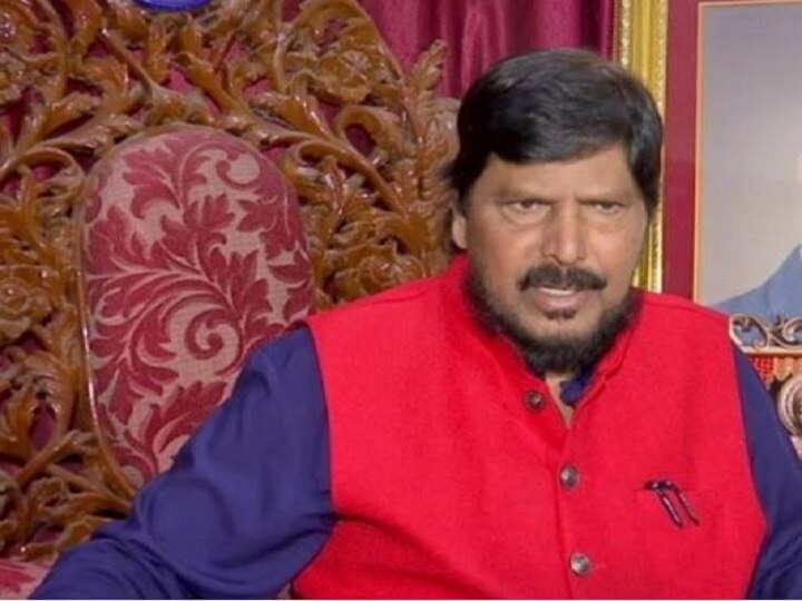 Shiv Sena Should Break Alliance With Congress as Rahul Gandhi Doesn't Consider Savarkar A Patriot: Ramdas Athawale Shiv Sena Should Break Alliance With Congress as Rahul Gandhi Doesn't Consider Savarkar A Patriot: Ramdas Athawale