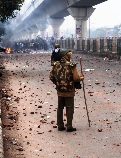 CAA Protests: Situation Under Control In Seelampur After Delhi Police Crackdown & Appeal From Mosque