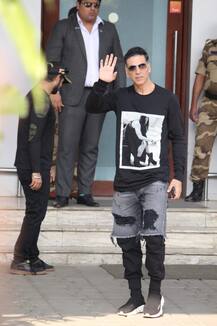 PICS: Akshay Kumar, Kareena Kapoor, Varun Dhawan & Other B'wood Celebs SPOTTED In Town