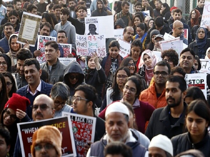 CAA Protests: Internet Ban Hits Common People, Business In Noida, Ghaziabad CAA Protests: Internet Ban Hits Common People, Business In Noida, Ghaziabad