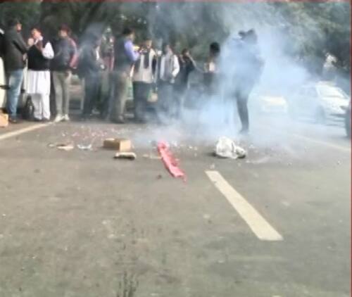 The counting of votes for 81 Jharkhand Assembly seats began at 8am today (23rd December). As per early trends, JMM-Cong-RJD alliance has managed to take early lead over the BJP and is likely to form the next government in the mineral rich state.