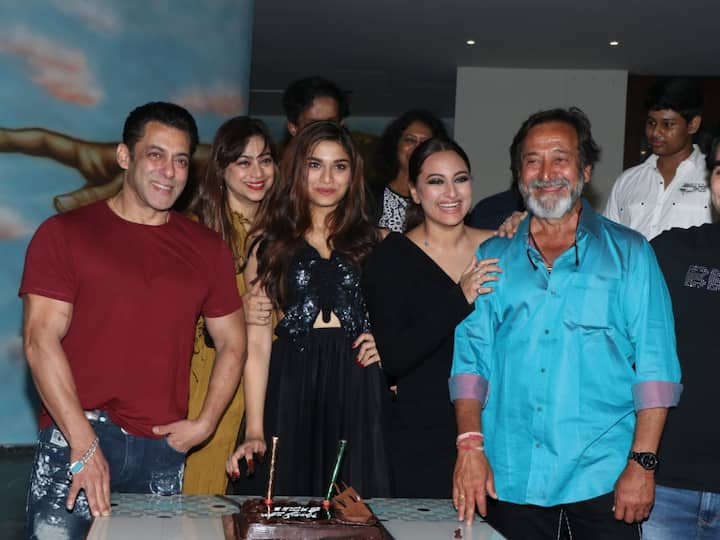 The month of December has turned out to be a special one for 'Dabangg 3' actress & Mahesh Manjrekar's daughter Saiee Manjrekar. (Photo: Manav Manglani)