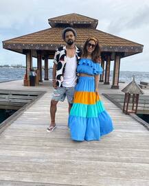 PICS: Hina Khan Flaunts Her Curves In A Floral Bikini While Holidaying With Beau Rocky In Maldives!