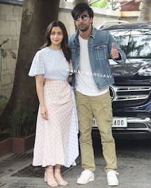 Kapoor’s Annual Christmas Lunch: Kareena-Saif, Alia-Ranbir, Rishi-Neetu & Other Family Members Come Together (See PICS)