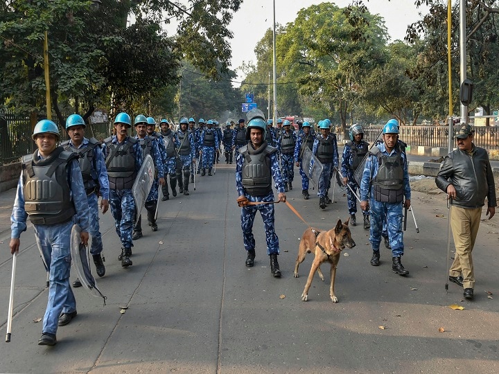 CAA Protests: Internet Services Shut Down In Several Districts Of UP Ahead Of Friday Prayers CAA Protests: Internet Services Shut Down In Several Districts Of UP Ahead Of Friday Prayers