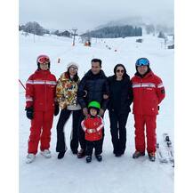 PICS: Kareena, Saif, Taimur & Karisma Enjoy A DREAMY Winter Vacation In Switzerland