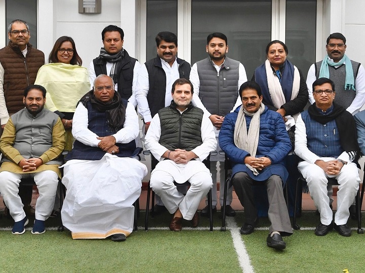 Maharashtra Cabinet Expansion: Sulking Congress MLAs Meet Rahul, Sonia Gandhi In Delhi Maharashtra Cabinet Expansion: Sulking Congress MLAs Meet Rahul, Sonia Gandhi In Delhi