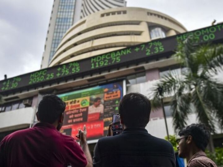 Stocks Advance On New Year Day On Positive Macro Data, Govt Infra Push Stocks Advance On New Year Day On Positive Macro Data, Govt Infra Push