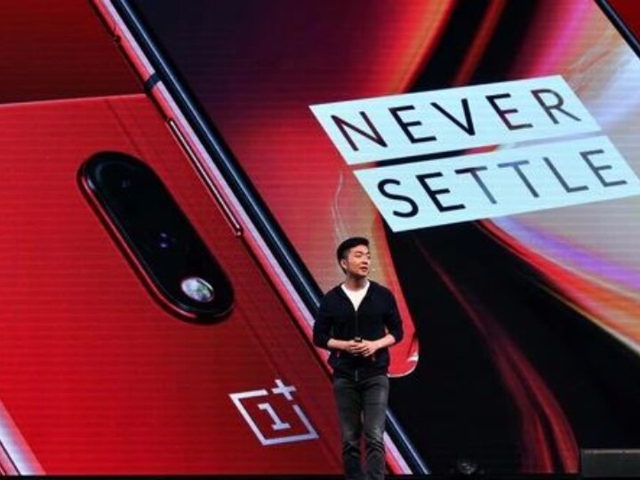 OnePlus Concept One Smartphone Features 'Invisible Camera' OnePlus Concept One Smartphone Features 'Invisible Camera'