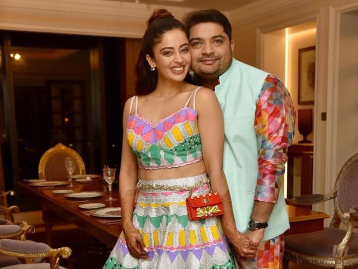 Bigg Boss 12 Contestant Nehha Pendse Sangeet PICS Videos PICS & VIDEO: 'Bigg Boss 12' Contestant Nehha Pendse Looks STUNNING In Colourful Lehenga At Her Sangeet