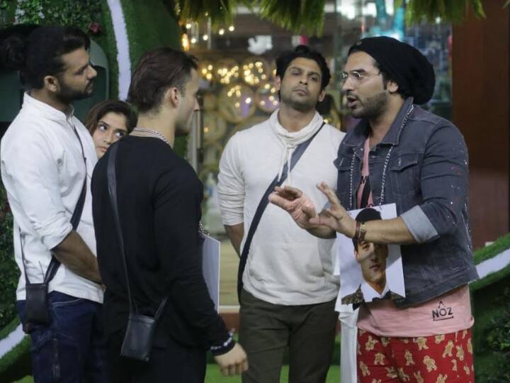 Bigg Boss 13: EVICTED Contestant Takes A DIG At Paras Chhabra For His Comments During Captaincy Task Bigg Boss 13: EVICTED Contestant Takes A DIG At Paras Chhabra For His Comments During Captaincy Task