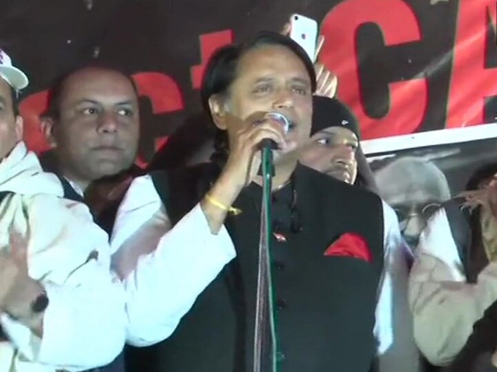 Shashi Tharoor Visits Jamia, JNU, Shaheen Bagh; Says CAA Against Mahatma Gandhi's Ideals Of Unity Shashi Tharoor Visits Jamia, JNU, Shaheen Bagh; Says CAA Against Mahatma Gandhi's Ideals Of Unity