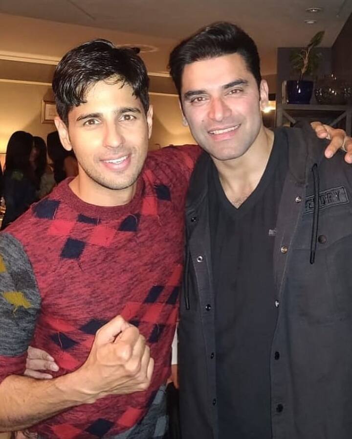 Here's a photo of Sidharth in which he can be seen posing with Nikitin Dheer. (Photo- Instagram)