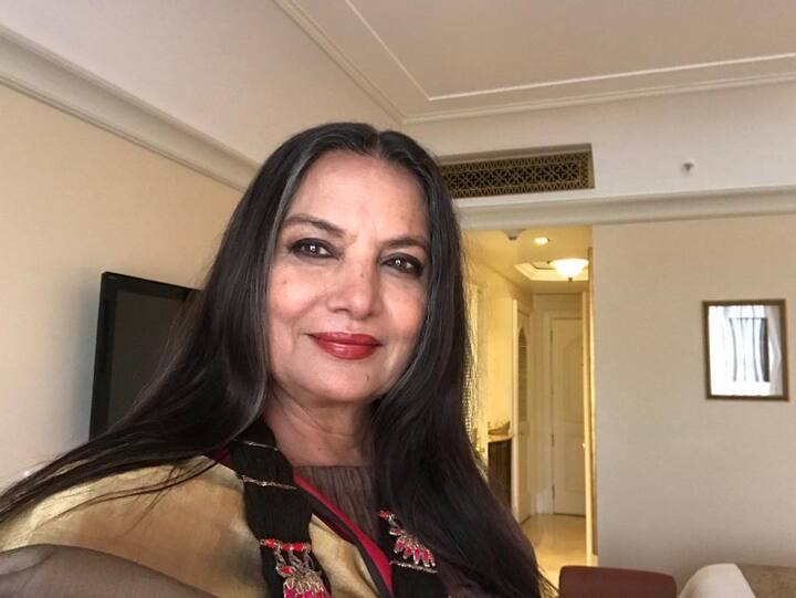Veteran Bollywood actress Shabana Azmi met with a severe accident after her car rammed into a truck on Mumbai-Pune expressway on Saturday afternoon. Shabana Azmi was shifted to Kokilaben Hospital in Mumbai from MGM hospital where she was initially admitted.
According to doctors, she has suffered a head injury and there is slight damage to backbone. (Photo: Instagram)