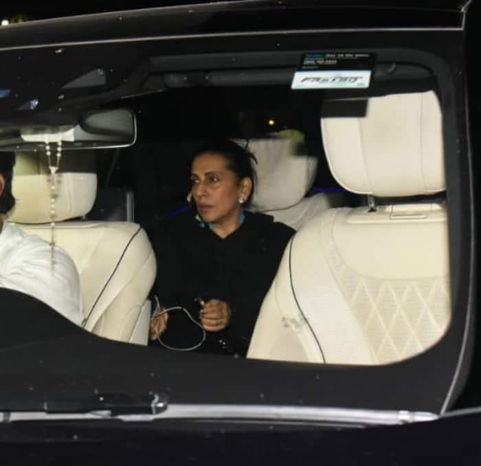 Anil Kapoor's wife Sunita Kapoor too accompanied him at the hospital. (Photo: Manav Manglani)