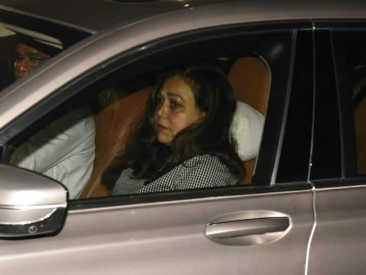 Tina Ambani paid visit to Shabana Azmi at the hospital. (Photo: Manav Manglani)