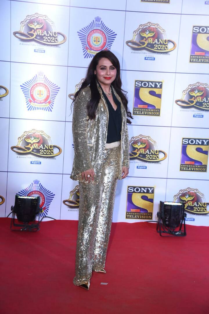 Basking in the success of 'Mardaani 2', Rani Mukerji opted for a shimmery outfit for the event. (Photo: Manav Manglani)