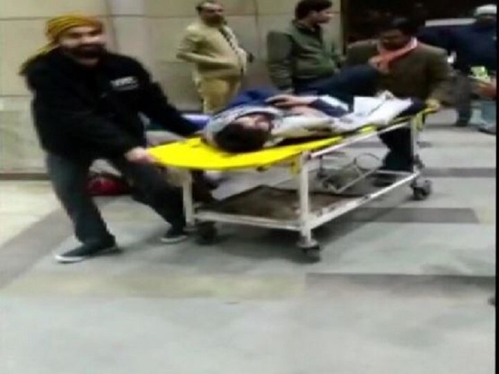 JNU Student Thrashed By Other Students For Not Allowing Them To Join 'Special Dinner' JNU Student Thrashed By Other Students For Not Allowing Them To Join 'Special Dinner'