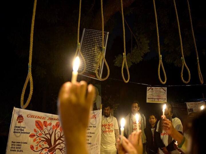Centre Urges SC To Plug Loopholes That Delay Convicts' Hanging Amid Delay In Nirbhaya Case Execution Centre Urges SC To Plug Loopholes That Delay Convicts' Hanging Amid Delay In Nirbhaya Case Execution