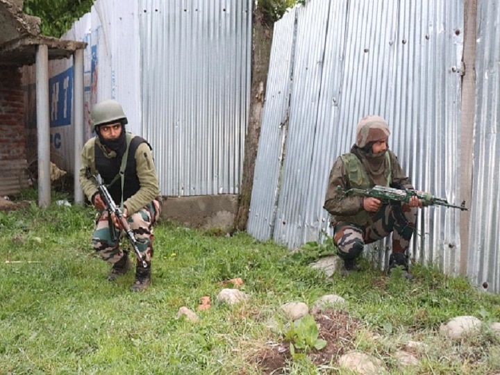 Jammu And Kashmir's Tral Encounter; Top Jaish Leader Among 3 Trapped Encounter Breaks Out In Jammu And Kashmir's Tral District; Top Jaish Leader Among 3 Trapped