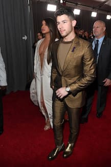 Grammys 2020 Red Carpet Pics: Priyanka Chopra Flaunts Her Pierced Belly Button In Risque Neckline Gown Posing With Hubby Nick Jonas