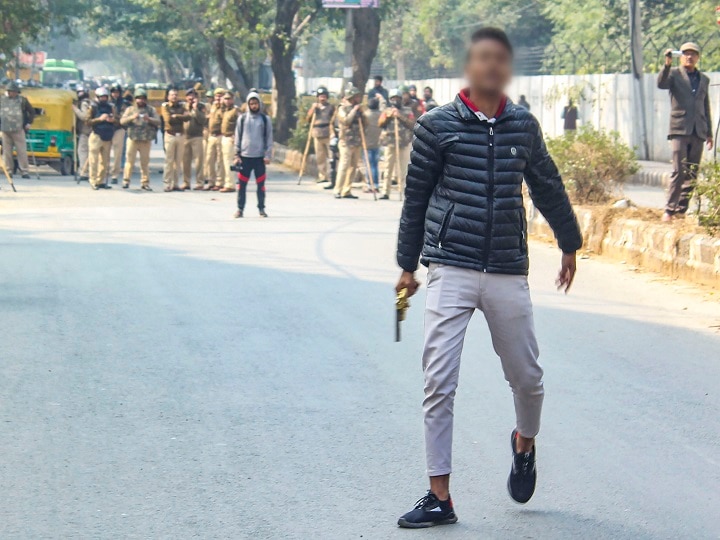 Jamia Shooting Accused Identified As 'Rambhakt Gopal'; Went Live On Facebook Before Opening Fire Jamia Shooting Accused Identified As 'Rambhakt Gopal'; Went Live On Facebook Before Opening Fire