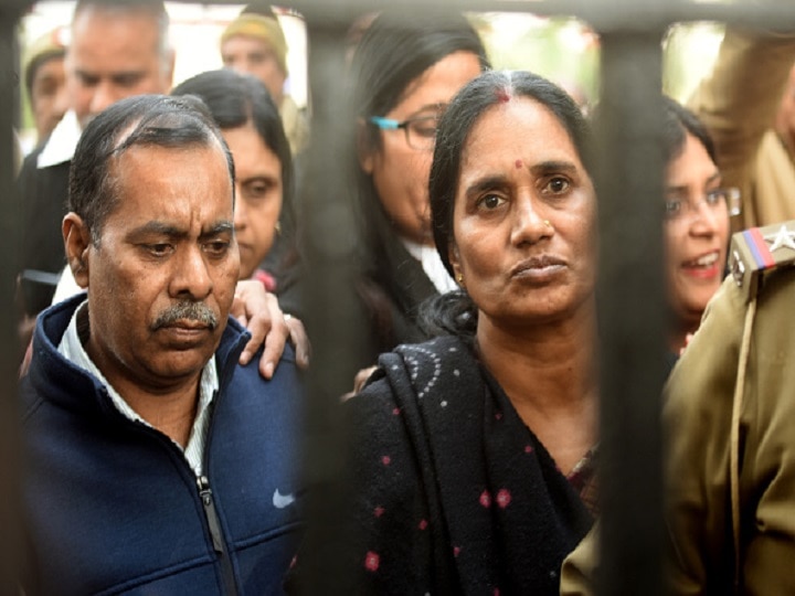 Nirbhaya Case: Convicts Execution Postponed Till Further Notice By Delhi Court 'Will Continue My Fight', Says Nirbhaya's Mother As Court Postpones Feb 1 Execution Order