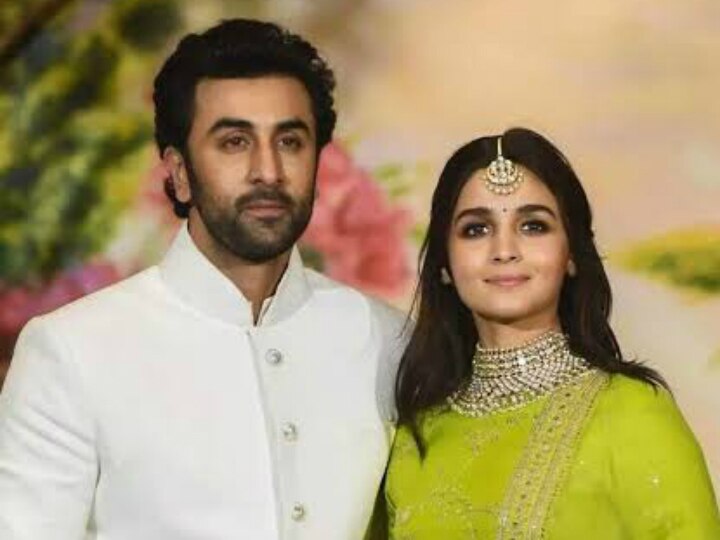 Lovebirds Alia Bhatt & Ranbir Kapoor Set To Get Married In December This Year? Lovebirds Alia Bhatt & Ranbir Kapoor Set To Get Married In December This Year?