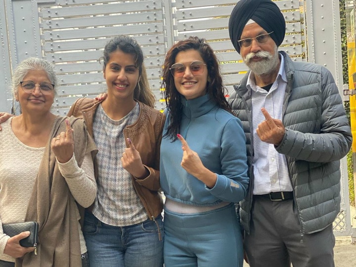 Delhi Elections 2020: 'Thappad' Actress Taapsee Pannu Casts Her Vote; Family Flashes Inked Finger In The Picture Shared On Social Media Delhi Elections 2020: Taapsee Pannu Casts Her Vote; Flashes Inked Finger With Family (PIC)
