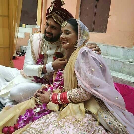 Ankit's bride Nupur looked beautiful in a pink lehenga.