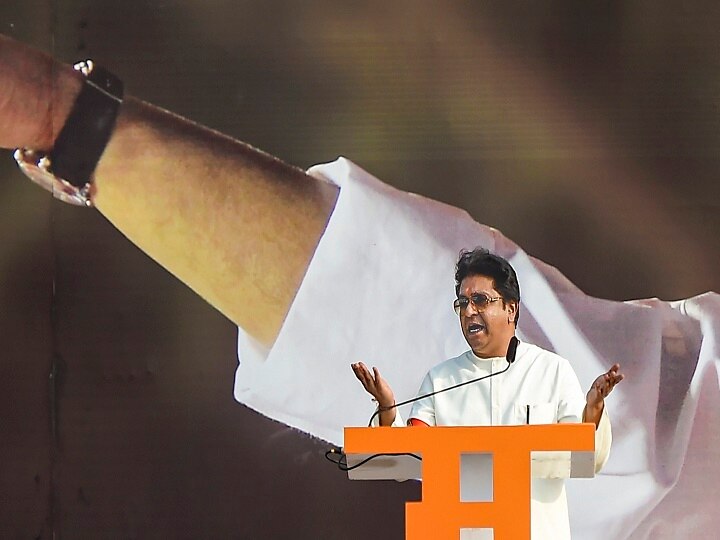 ‘Who Are You Showing Your Strength?’: Raj Thackeray Questions Indian Muslims Protesting Against CAA ‘Who Are You Showing Your Strength?’: Raj Thackeray Questions Indian Muslims Protesting Against CAA